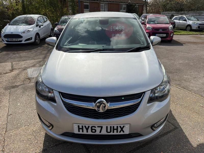Second-hand Vauxhall Viva 75 CP (55 kW) 2017 Argintiu Hatchback