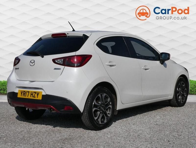 Begagnad Mazda 2 Inclusive 2017 Vit Halvkombi