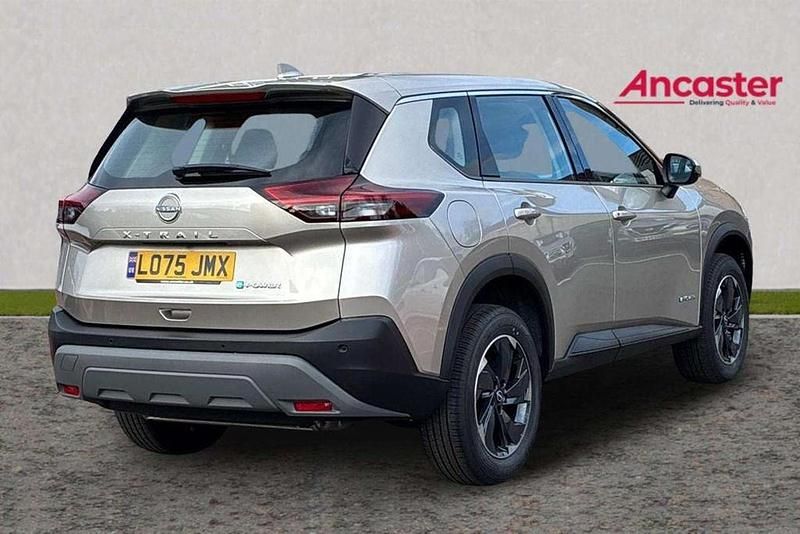 New Nissan X-Trail Acenta Premium 213 HP (156 kW) 2025 Silver SUV