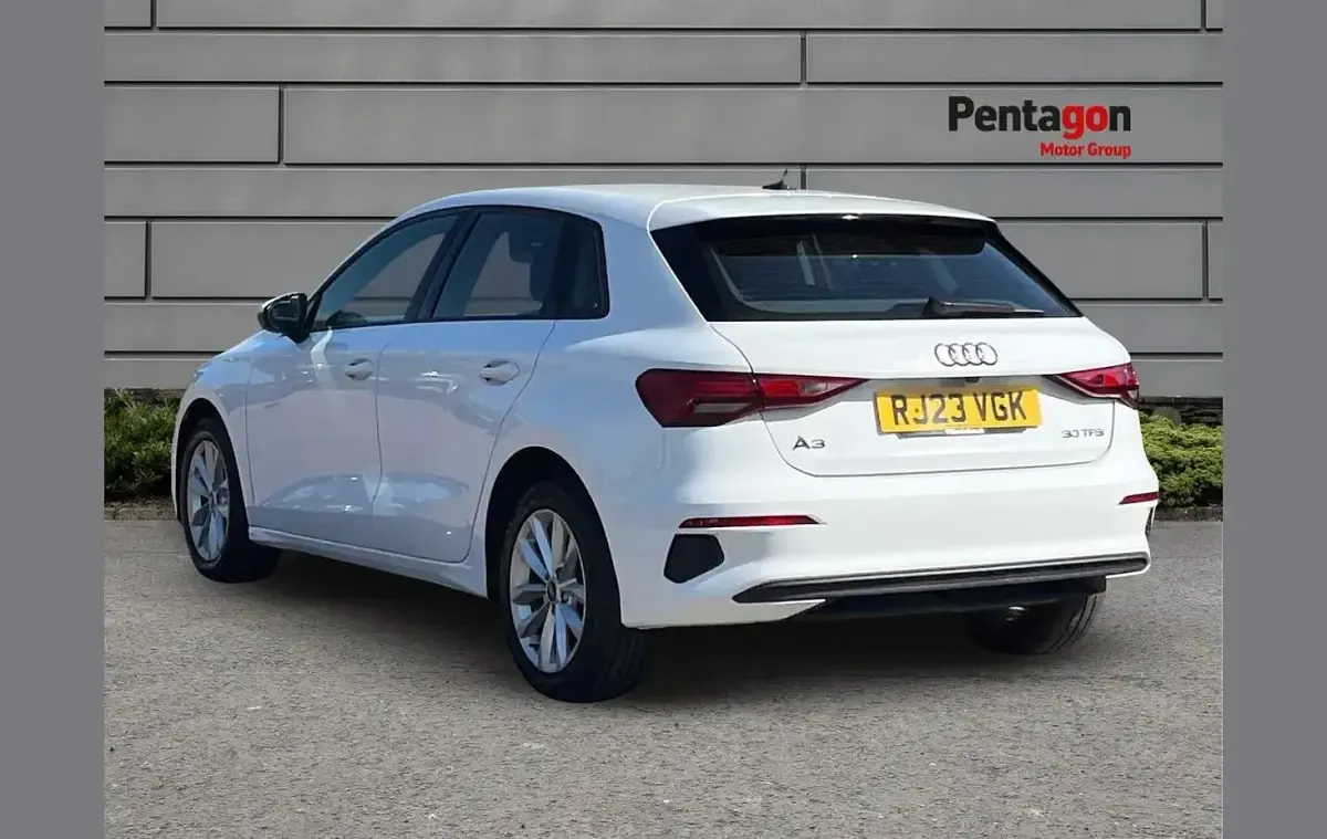 Begagnad Audi A3 108 HK (79 kW) 2023 Vit Sedan