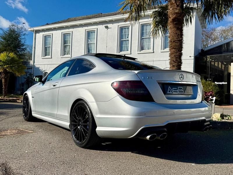 Usado Mercedes C63 AMG AMG 457 HP (336 kW) 2014 Prateado Coupé