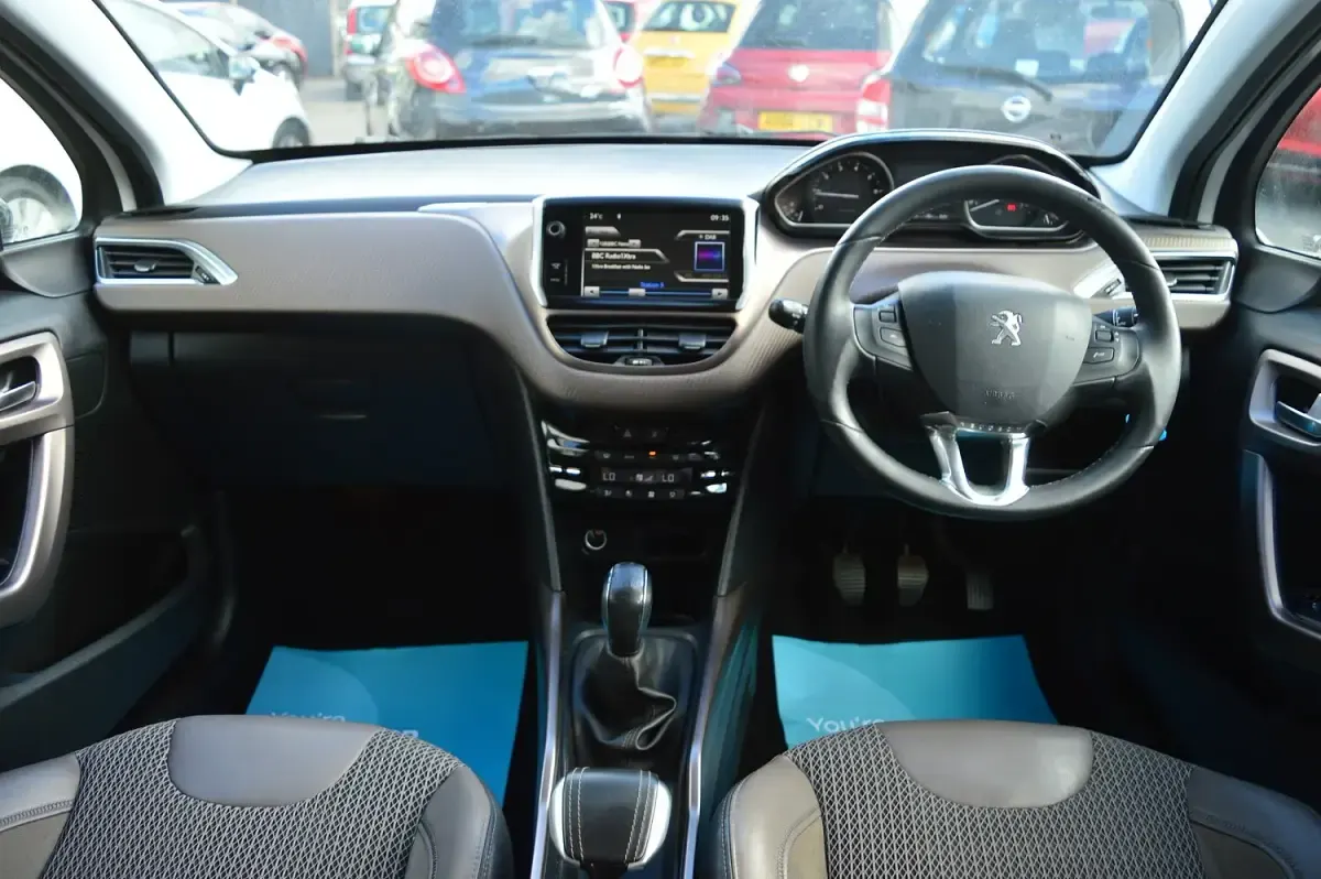 Used Peugeot 2008 Allure 82 HP (60 kW) 2013 White SUV