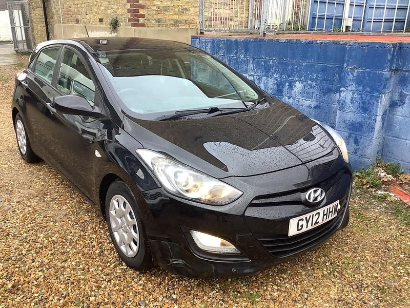 Black Used 2012 Hyundai i30 Classic Hatchback | £2,295 (Fair price) - Image 1/4