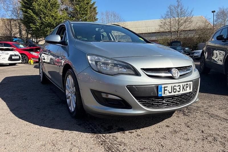 Used Vauxhall Astra 130 HP (95 kW) 2013 Silver Estate