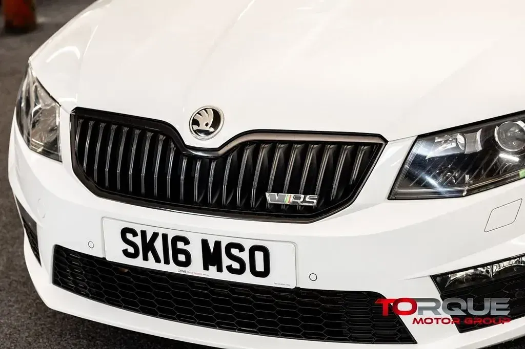 Used Skoda Octavia vRS 184 HP (135 kW) 2016 White Estate