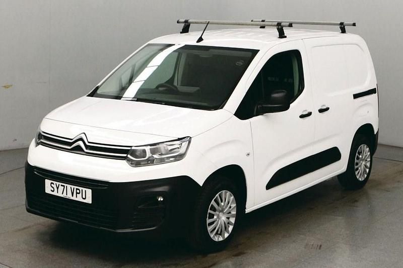 Used Citroën Berlingo 75 HP (55 kW) 2021 White MPV