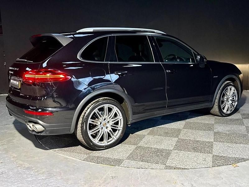 Usado Porsche Cayenne 385 HP (283 kW) 2015 Preto SUV