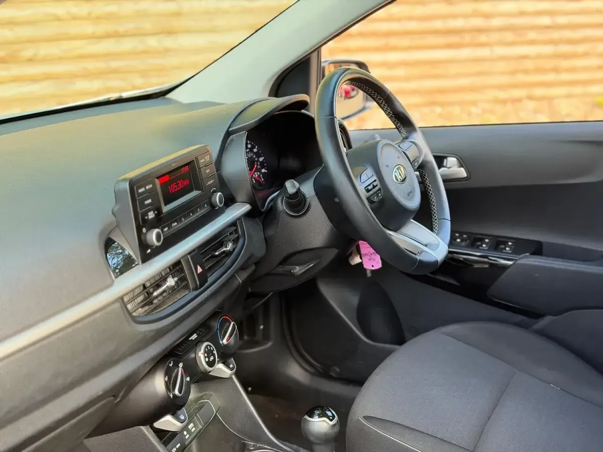 Used Kia Picanto 83 HP (61 kW) 2017 Silver Hatchback