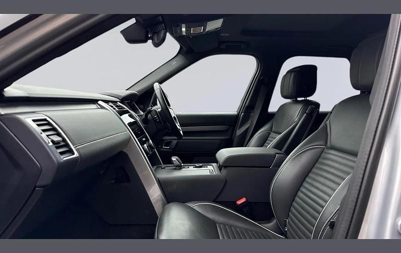 Used Land Rover Discovery 5 HSE Dynamic 296 HP (217 kW) 2024 Silver SUV