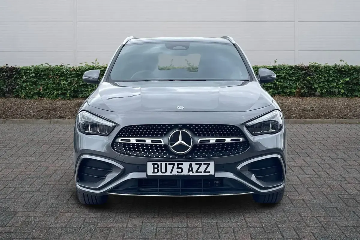 Used Mercedes GLA200 Executive 163 HP (119 kW) 2025 Grey SUV