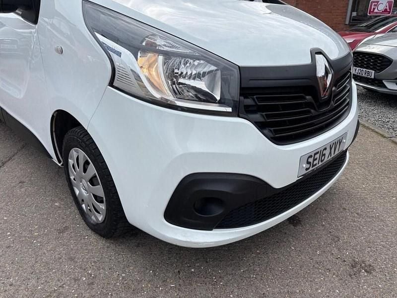Used Renault Trafic Business 2016 White MPV