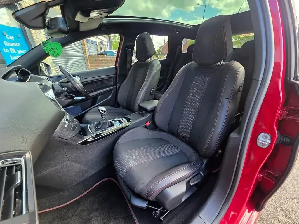 Used Peugeot 308 SW GT-line 130 HP (95 kW) 2018 Red Estate