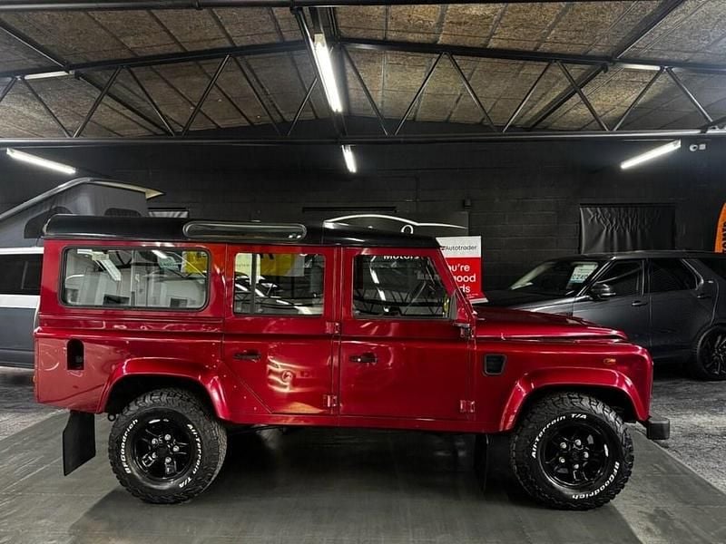 Used Land Rover Defender 120 HP (88 kW) 2005 Red Estate