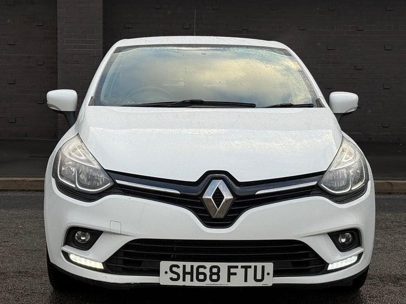 Used Renault Clio IV Play 2018 White Hatchback