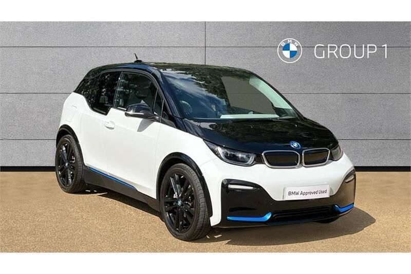 Capparis white with blue highlight Used 2022 BMW X1 xLine SUV | £18,995 (Super price) - Image 1/4