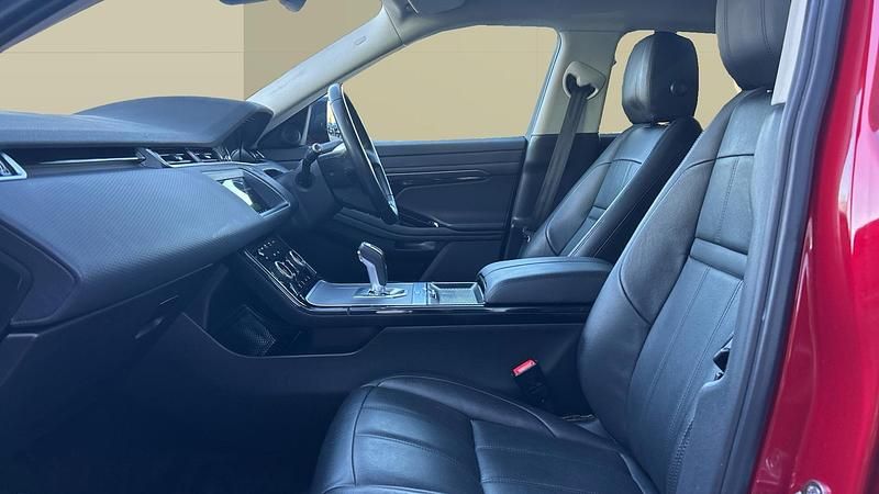 Used Land Rover Range Rover evoque S 180 HP (132 kW) 2019 Red SUV