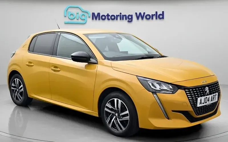 Used Peugeot 208 Allure+ 102 HP (75 kW) 2022 Hatchback