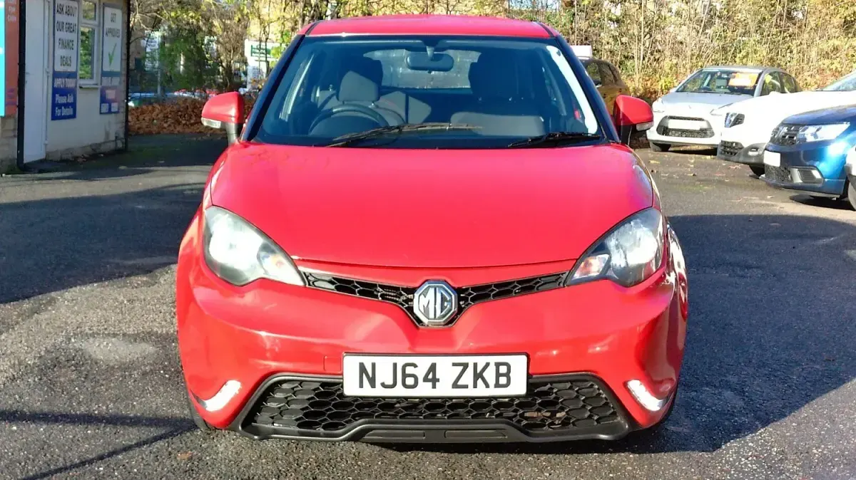 Usado MG MG3 106 HP (77 kW) 2014 Vermelho Citadino