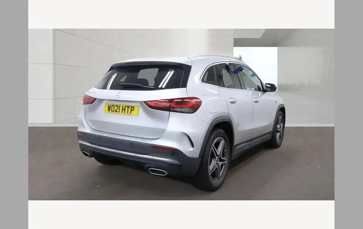 Used Mercedes GLA250 Exclusive 214 HP (157 kW) 2021 Silver SUV