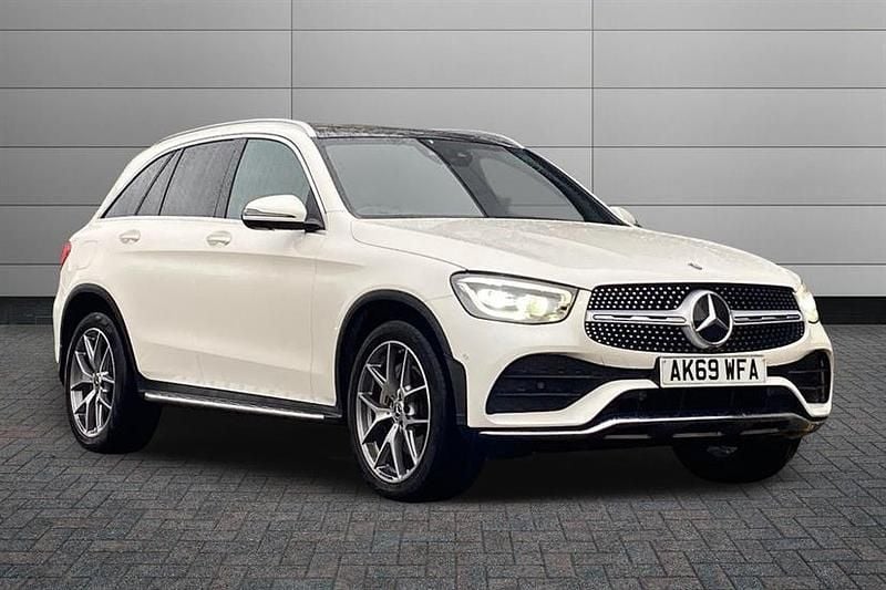 White Used 2019 Mercedes GLC300 AMG Line Premium Plus Estate | £26,540 (Good price) - Image 1/4