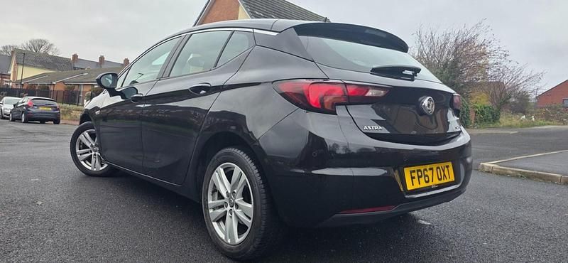 Black Used 2018 Vauxhall Astra Hatchback | £4,299 (Good price) - Image 1/4