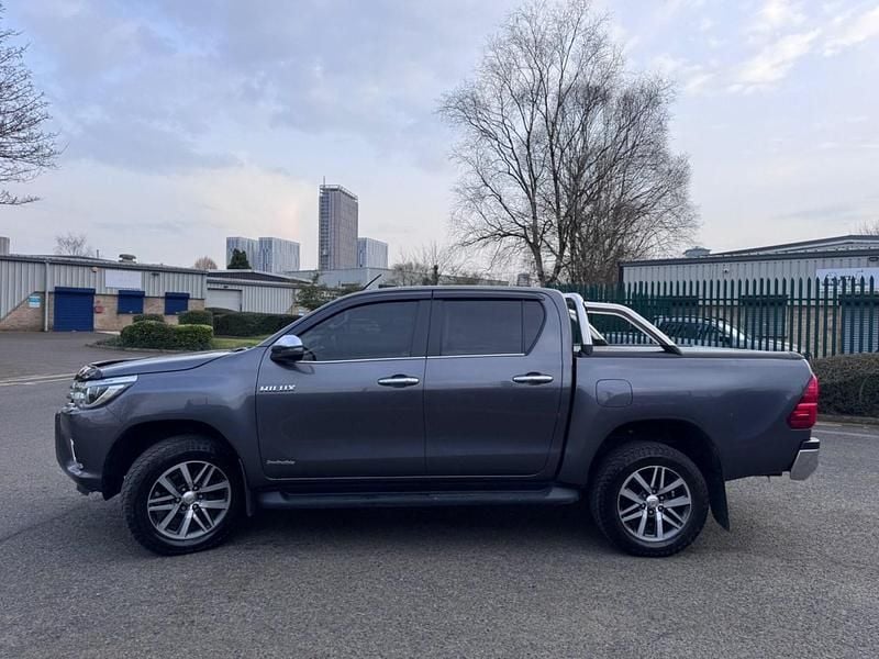 Used Toyota HiLux 2018 Grey Pickup