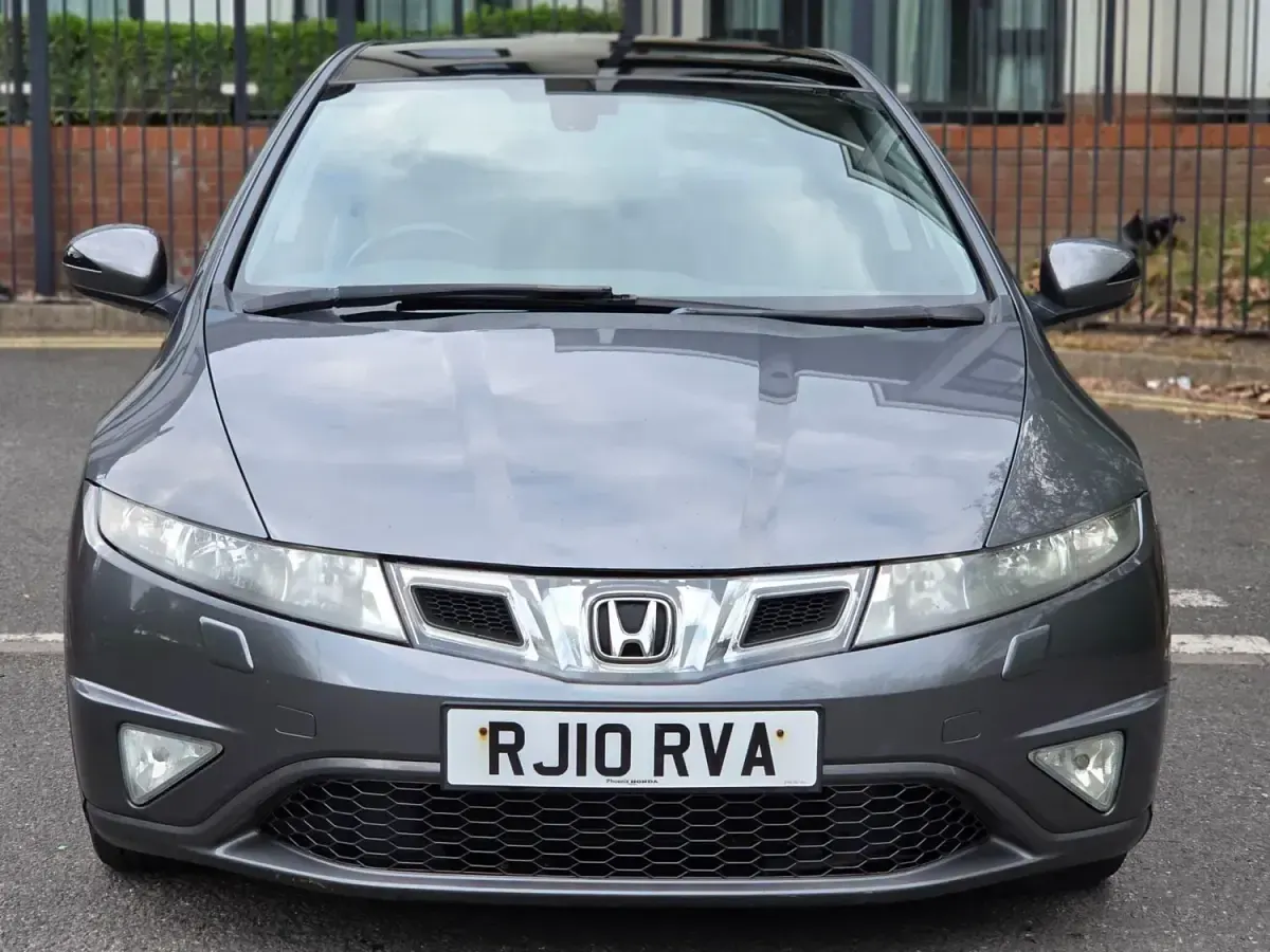 Begagnad Honda Civic EX 140 HK (102 kW) 2010 Silver Halvkombi