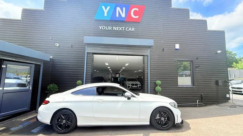Used Mercedes C200 AMG line 198 HP (145 kW) 2018 White Coupe