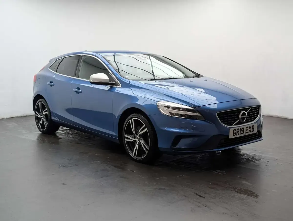 Used Volvo V40 R-Design 2019 Blue Hatchback