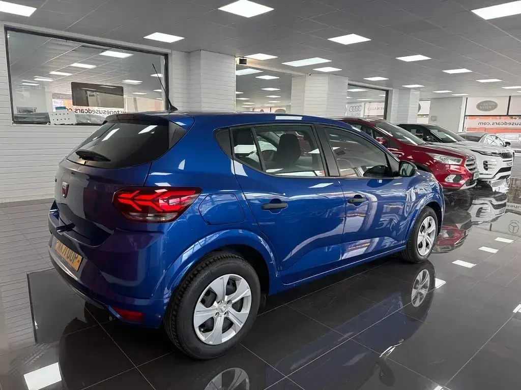 Used Dacia Sandero Essentiel 66 HP (48 kW) 2021 Blue Hatchback