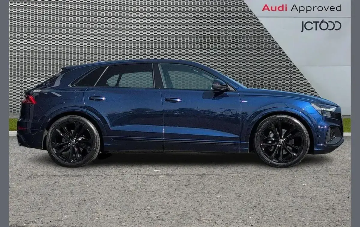 Used Audi Q8 Black Edition 340 HP (250 kW) 2022 Blue SUV