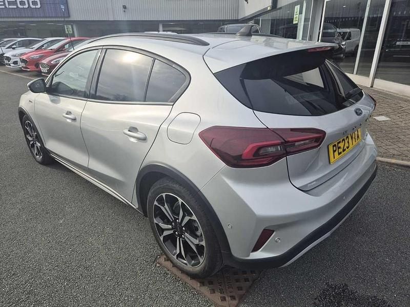 Used Ford Focus Active X 125 HP (91 kW) 2023 Moondust silver Hatchback