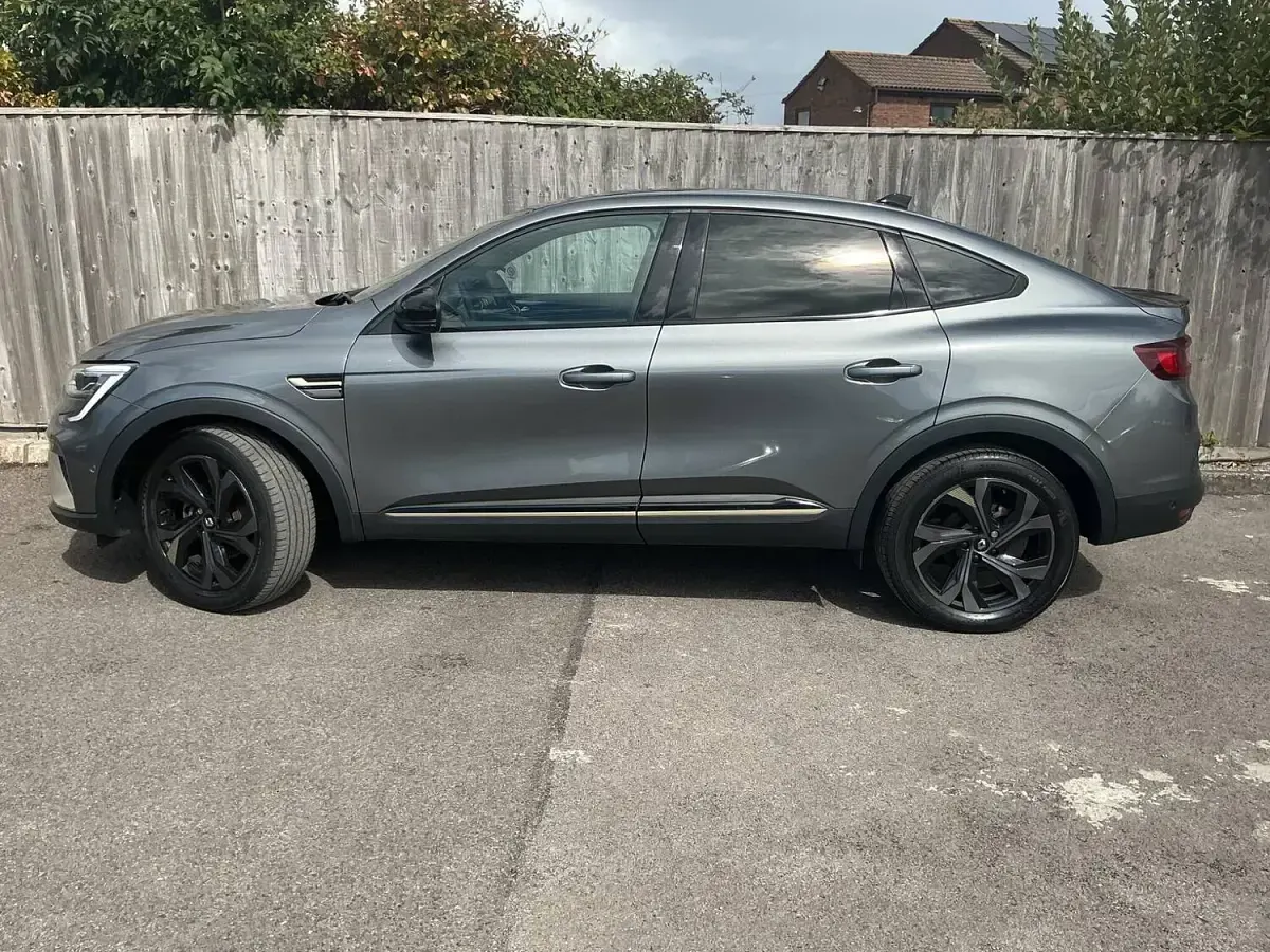 Used Renault Arkana Engineered 140 HP (102 kW) 2023 Grey SUV
