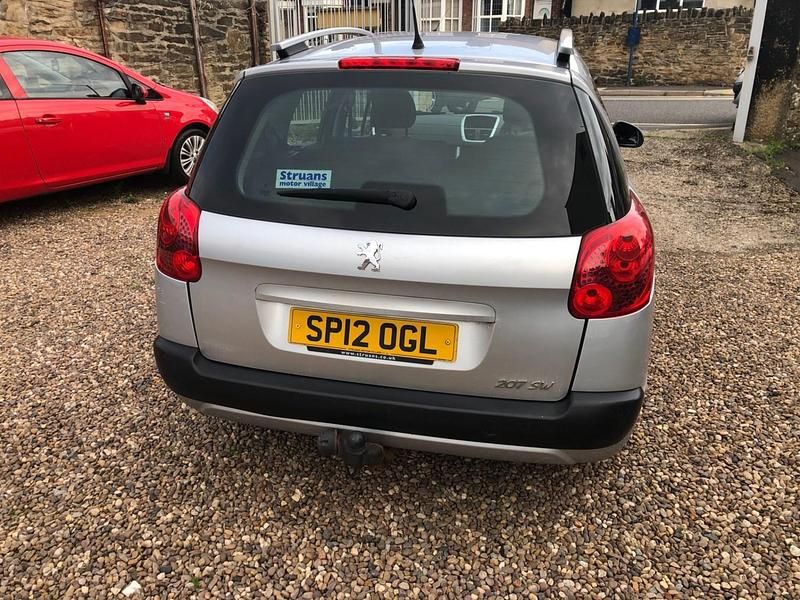 Begagnad Peugeot 207 Active 2012 Silver Kombi