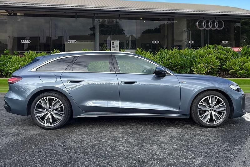 Used Audi A5 S-Line 204 HP (150 kW) 2025 Blue Estate