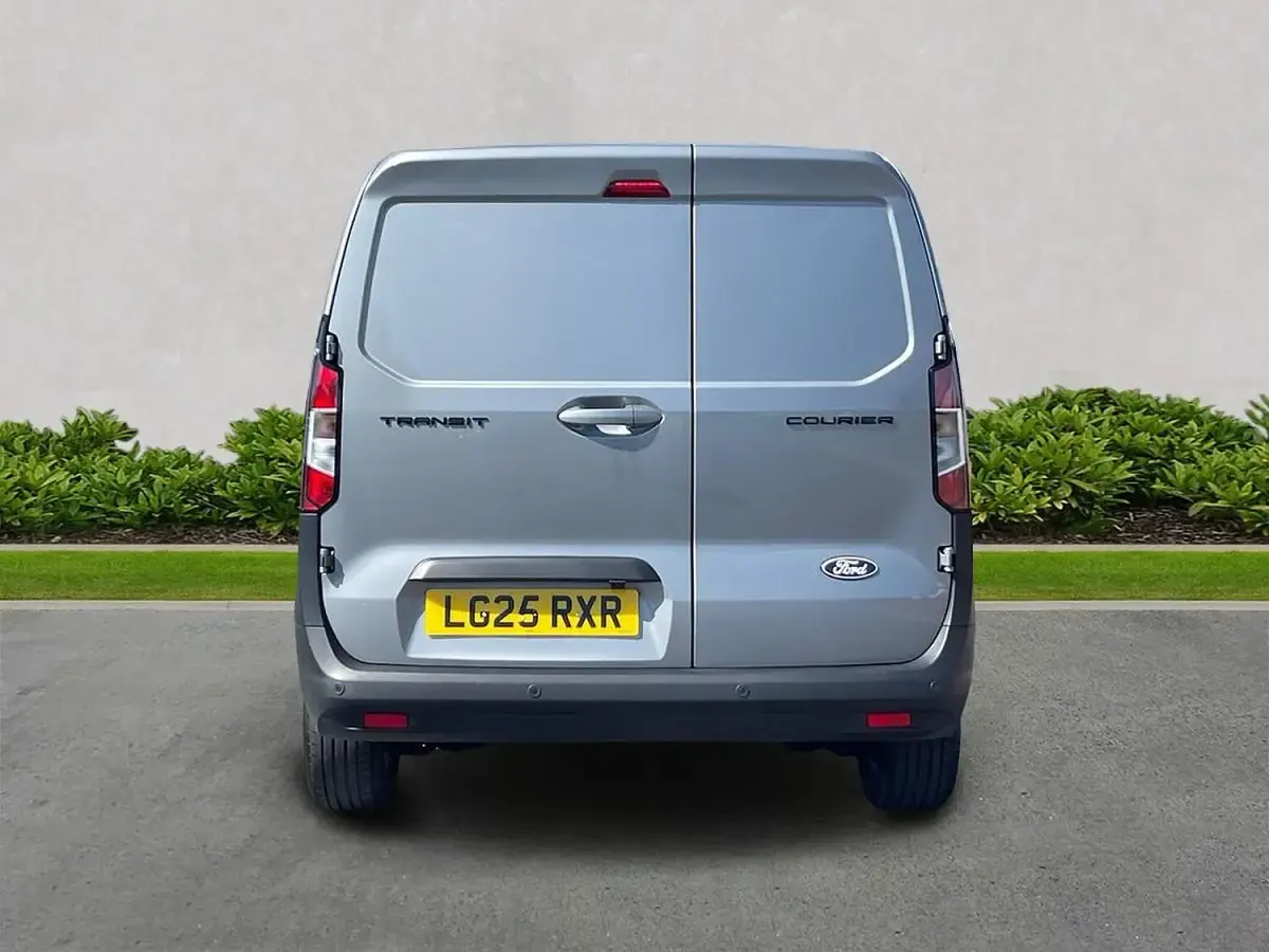 Used Ford Transit Courier 125 HP (91 kW) 2025 Silver Van