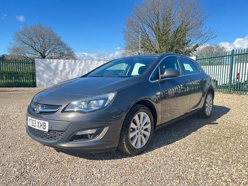Used Vauxhall Astra Elite 165 HP (121 kW) 2013 Grey Hatchback