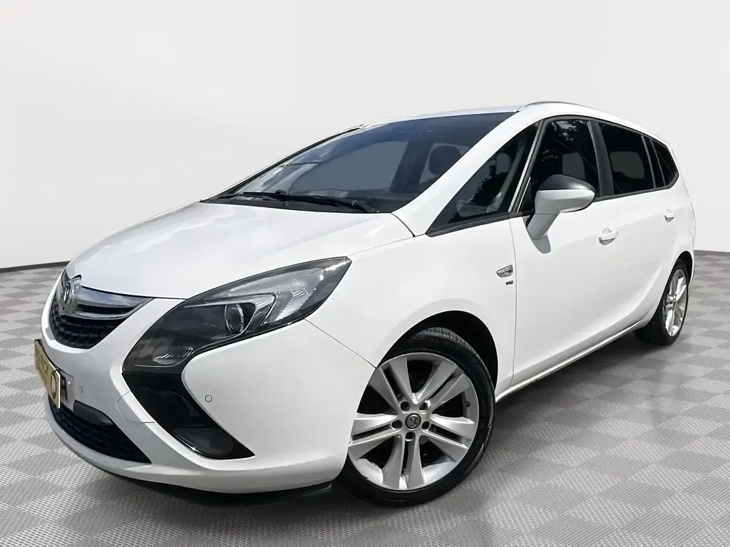 Used Vauxhall Zafira SRi 2016 White MPV
