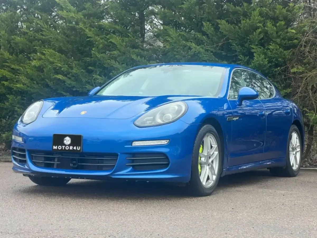 Used Porsche Panamera 416 HP (305 kW) 2015 Blue Hatchback