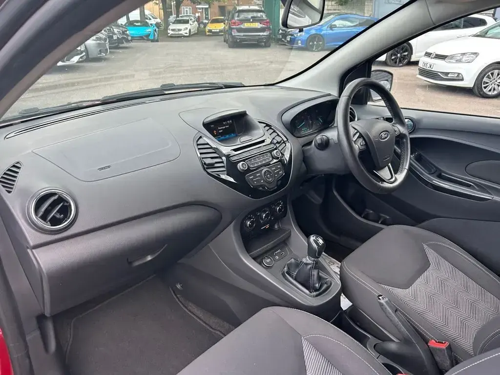 Used Ford Ka Plus Zetec 85 HP (62 kW) 2018 Red Hatchback