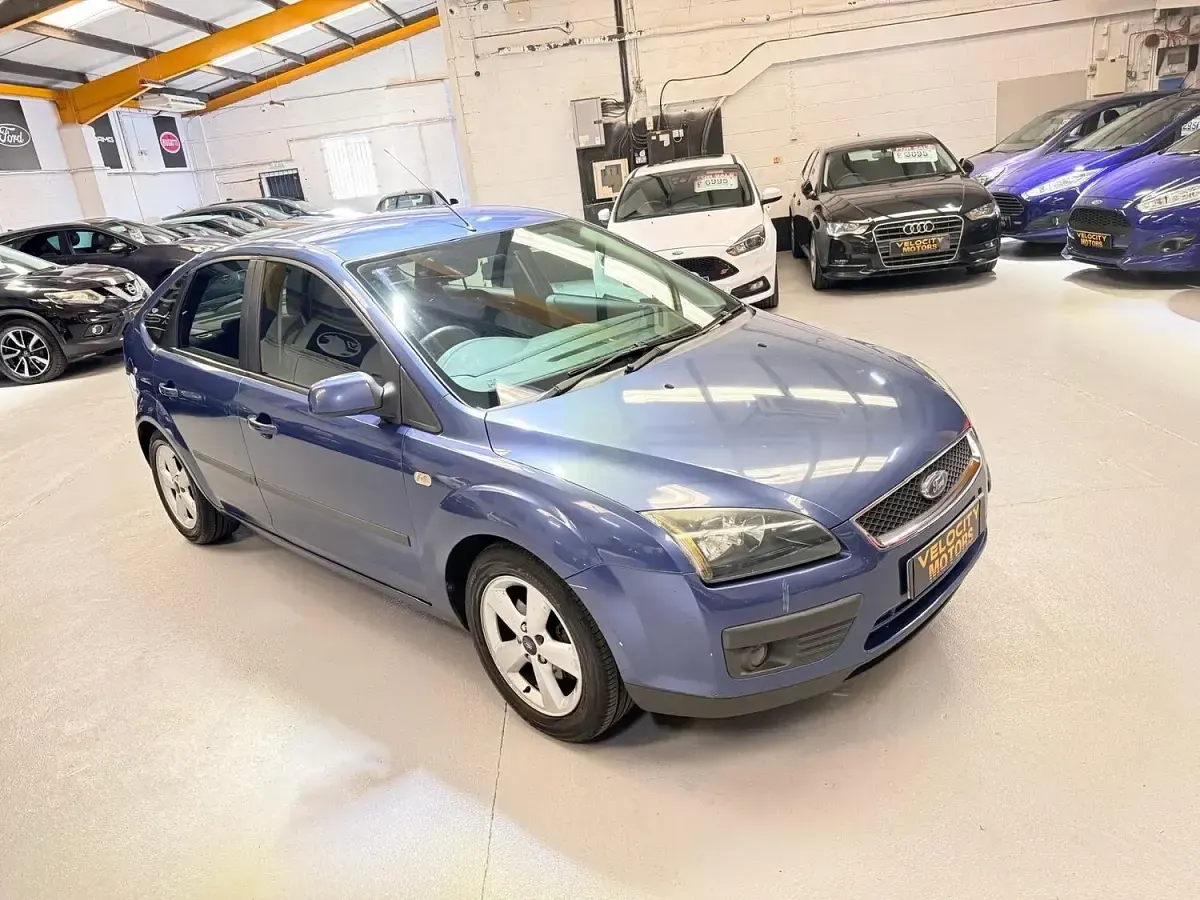 Used Ford Focus Zetec 2005 Blue Hatchback