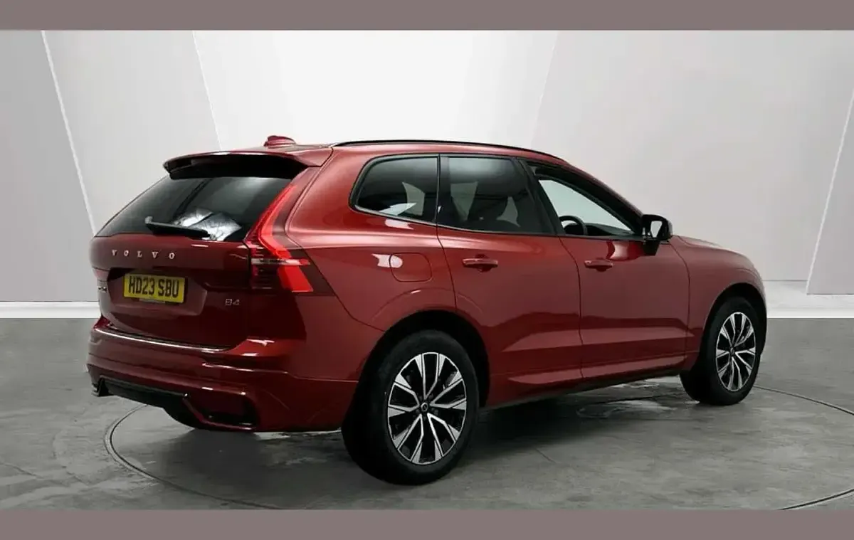 Used Volvo XC60 Plus 194 HP (142 kW) 2023 Red SUV