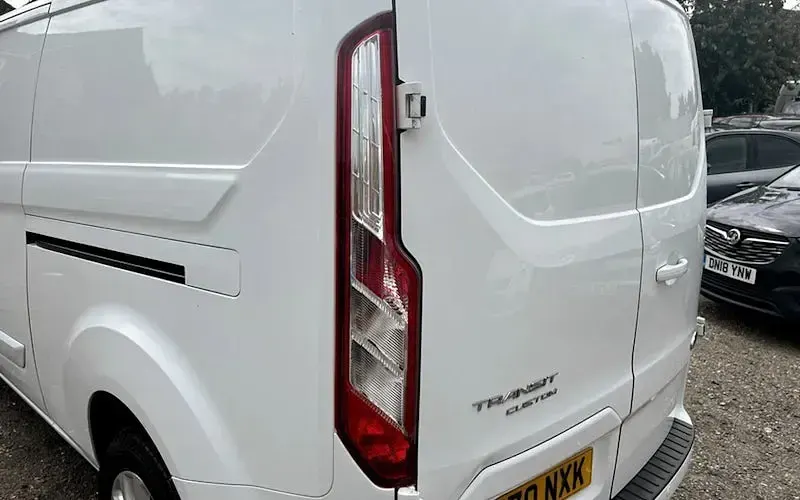 Used Ford Transit Custom Limited 131 HP (96 kW) 2020 White Van