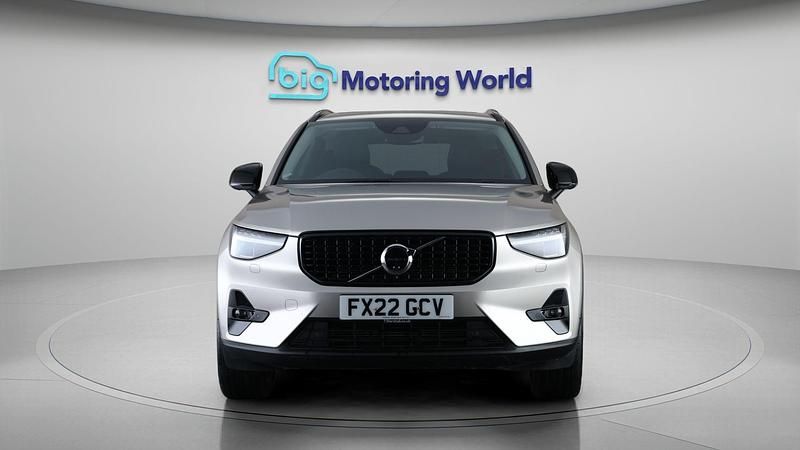 Used Volvo XC40 Ultimate 262 HP (192 kW) 2022 Gold SUV