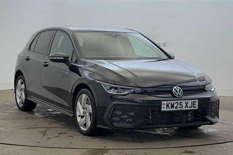 Used 2025 VW Golf VIII GTE | £28,990 (Expensive) - Image 1/4