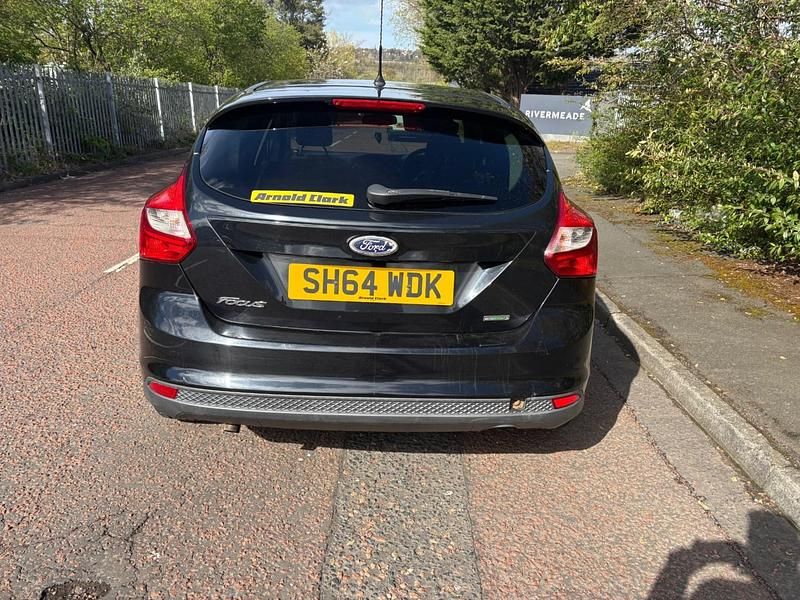 Used Ford Focus Zetec 125 HP (91 kW) 2014 Black Hatchback