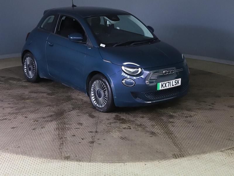 Green Used 2021 Fiat 500e Passion Hatchback | £10,695 (Fair price) - Image 1/4