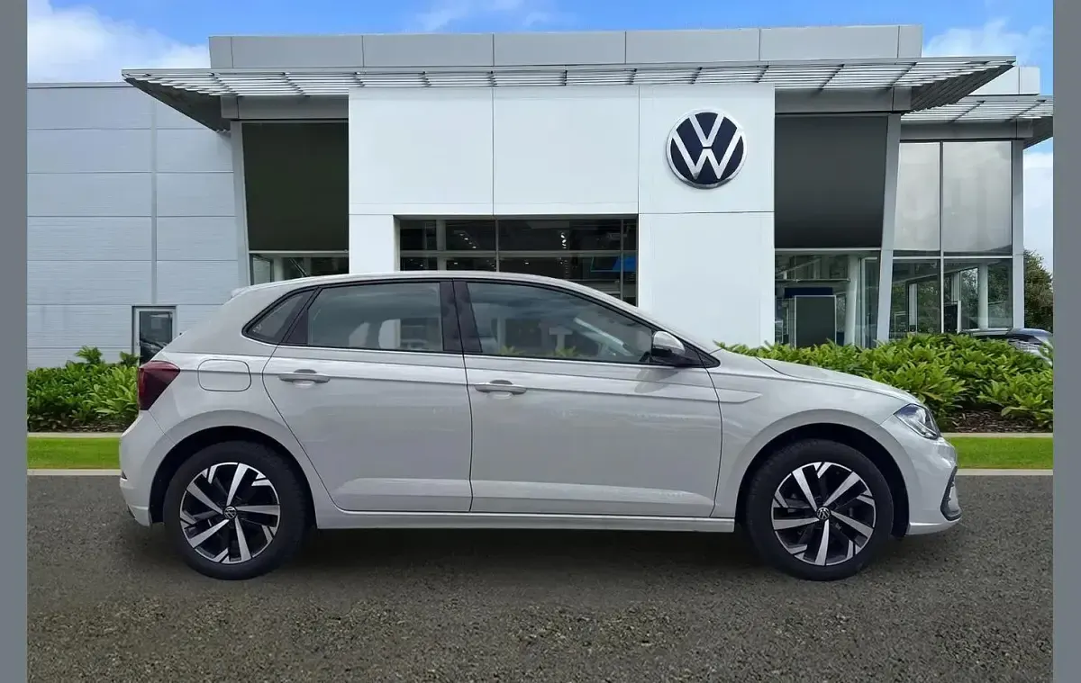 Used VW Polo Life 95 HP (69 kW) 2024 Grey Hatchback