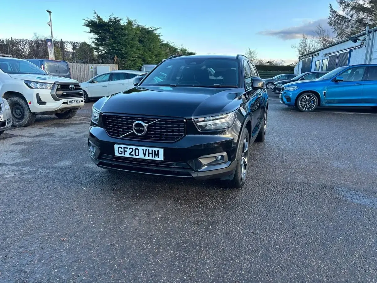 Used Volvo XC40 R-Design 160 HP (117 kW) 2020 Black SUV