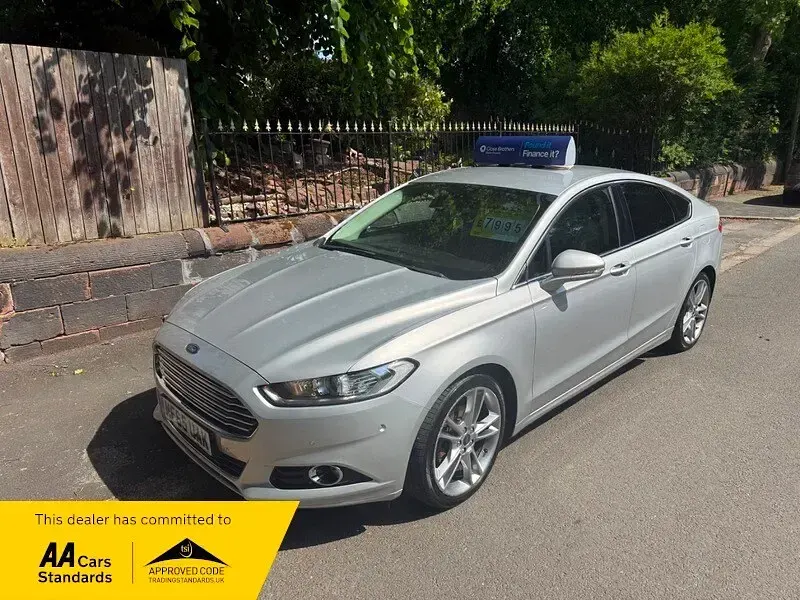 Used Ford Mondeo Titanium 180 HP (132 kW) 2015 Silver Hatchback